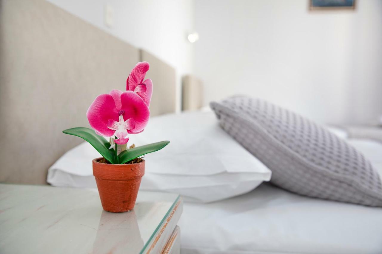 Lalos Rooms Páros Eksteriør billede